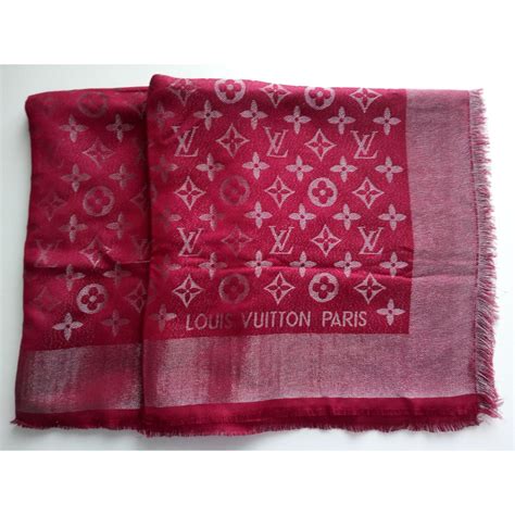 louis vuitton schal monogram rot|louis vuitton monogram shawl.